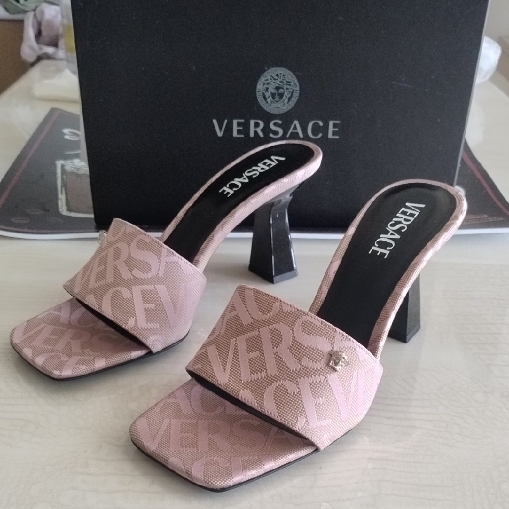 New Versace Women's Fabric Allover Medusa Pink/Beige Sandals Sz EU 39/US 8.5